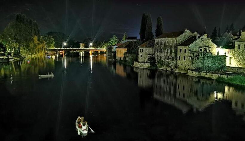 استودیو استاندارد با بالکن, Castello