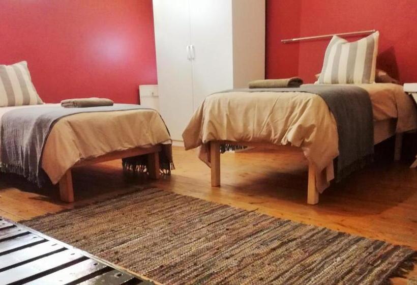 غرفة رباعية اقتصادية مع حمام مشترك, House On Plein