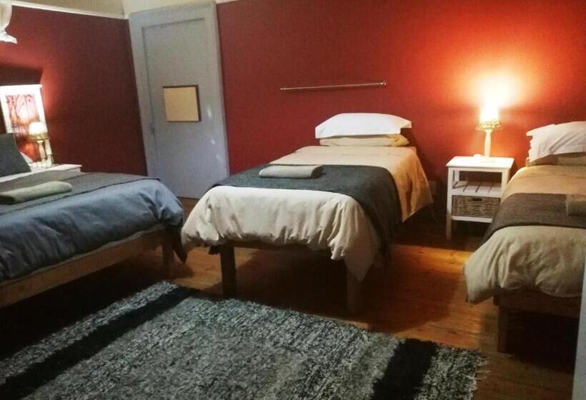 غرفة رباعية اقتصادية مع حمام مشترك, House On Plein