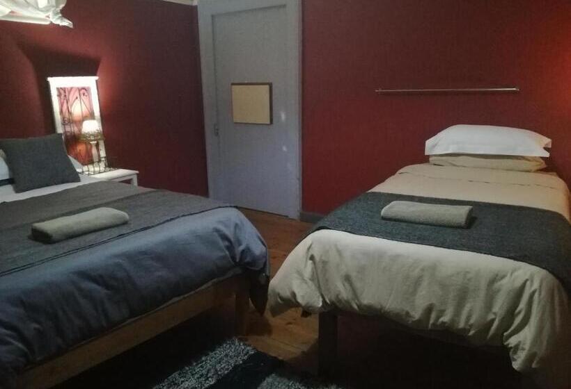 غرفة رباعية اقتصادية مع حمام مشترك, House On Plein