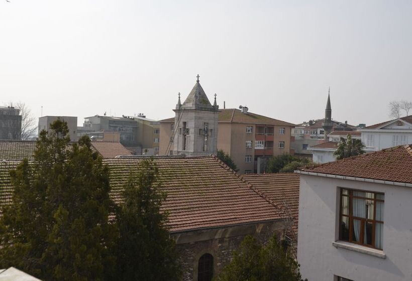 Economy Triple Room, Avsin Residence