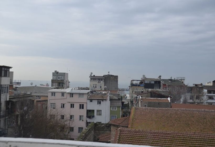 Economy Triple Room, Avsin Residence