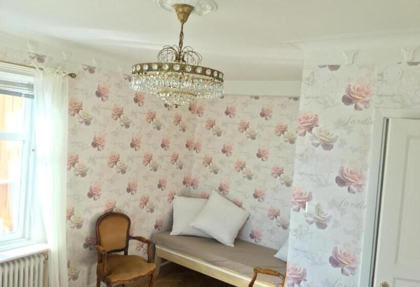 غرفة قياسية, Villa Evalotta
