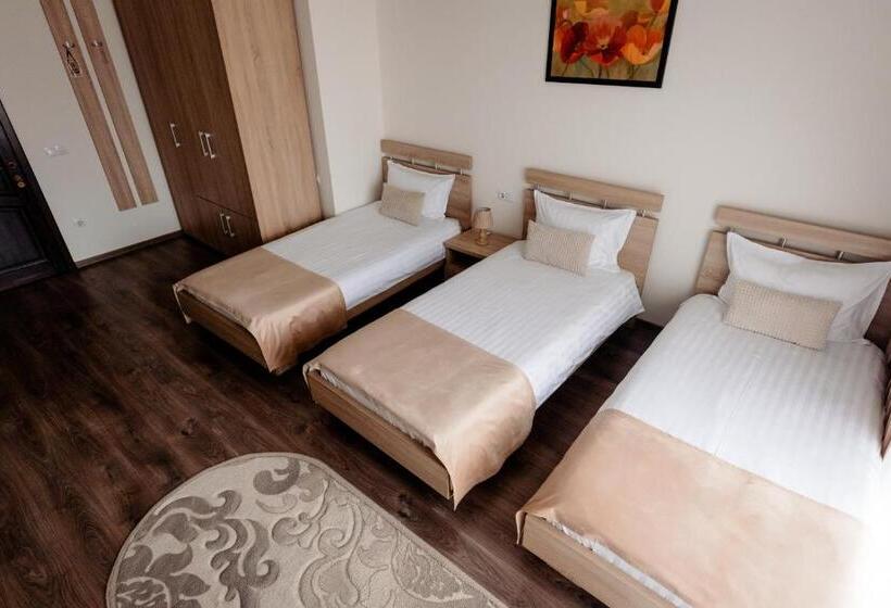 اتاق استاندارد سه نفره, Aparthotel Punct Pe I