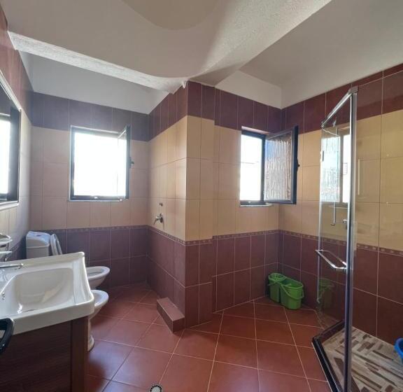带1个卧室的带阳台的公寓, Red Rose Guest House
