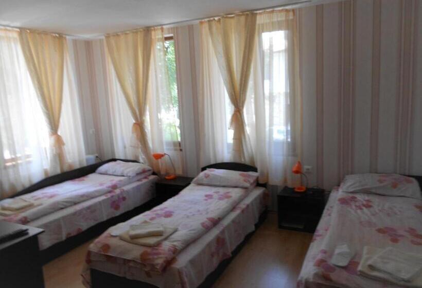Семейный Номер, Guest House Tsenovi