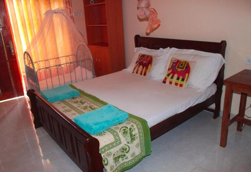 اتاق استاندارد, Suwani Pinnawala Homestay