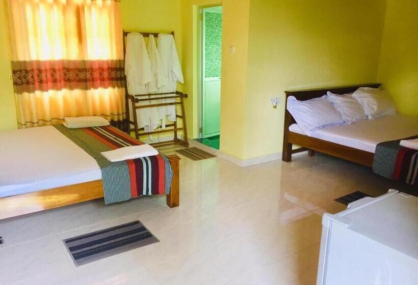 اتاق خانوادگی, Suwani Pinnawala Homestay
