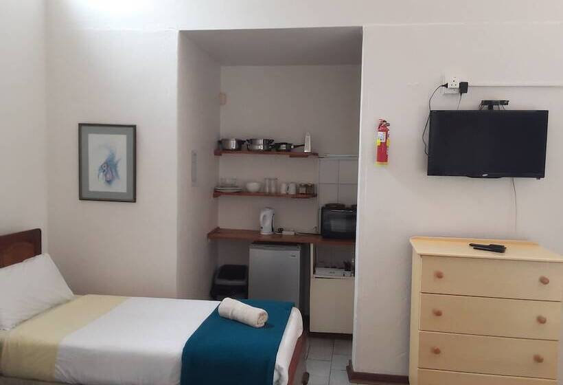 חדר סטנדרט לשלושה, Boer And Brit Self Catering Guest House