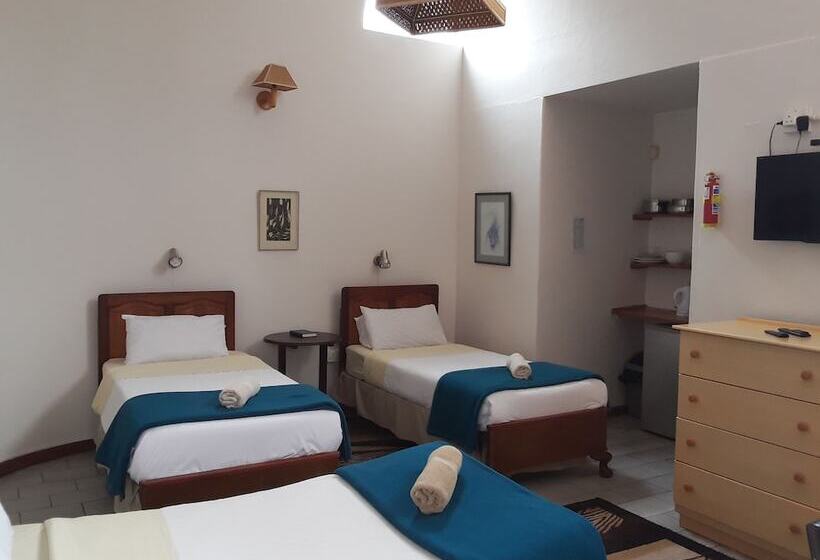 스탠다드 트리플 룸, Boer And Brit Self Catering Guest House