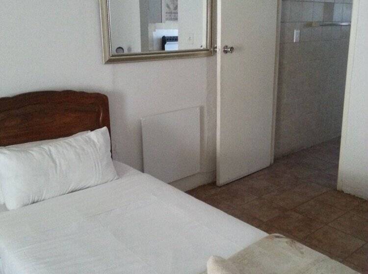 4인용 스탠다드 룸, Boer And Brit Self Catering Guest House