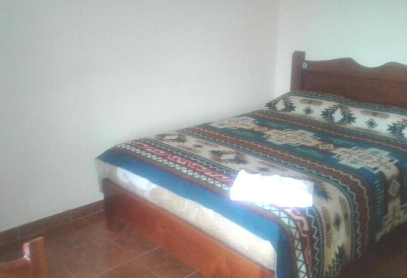 اتاق سوپریور, Hostal Curiñan
