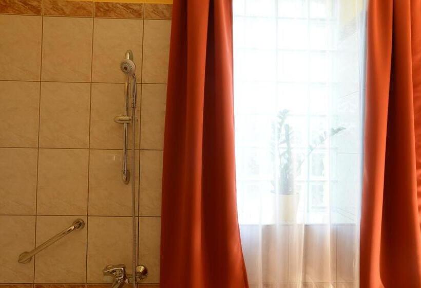 3 Bedroom Duplex Apartment, Nexus Vendégház Szeged