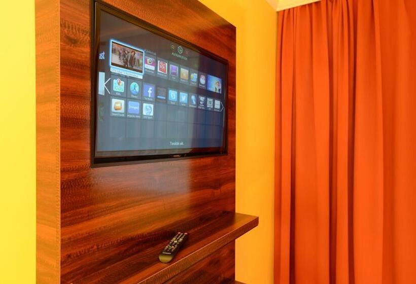 3 Bedroom Duplex Apartment, Nexus Vendégház Szeged