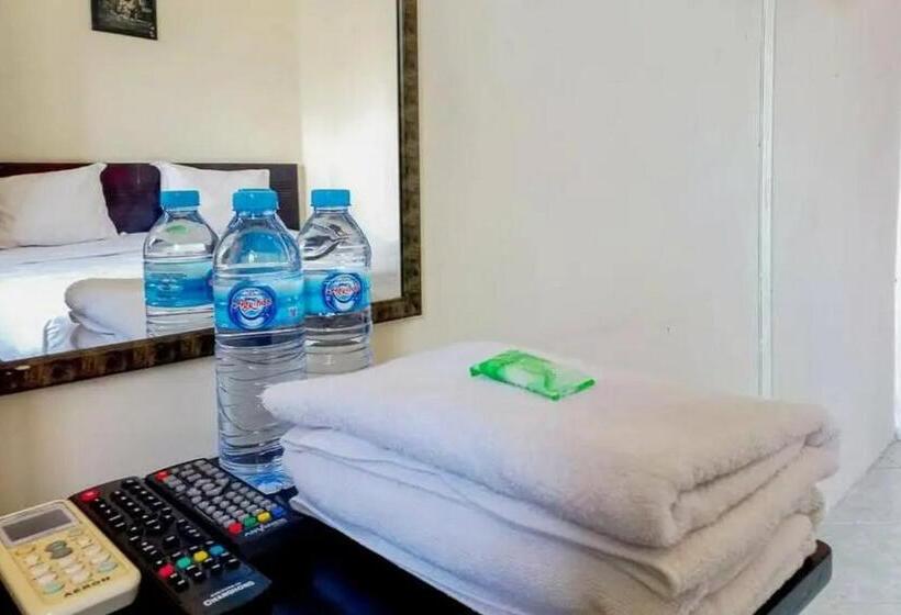 Номер Economy, Graha Ara Homestay Syariah Rsud Dr Soetomo Surabaya Mitra Reddoorz
