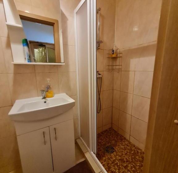 اتاق استاندارد, Little Amber Apartments