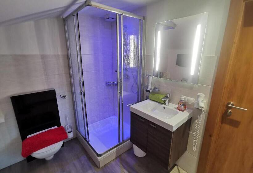 اتاق استاندارد چهار تخته, Oberauer Wagrain   Die Eco Familien Hotelpension B&b
