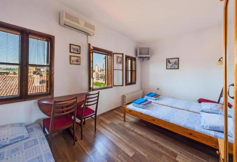اتاق استاندارد با سرویس بهداشتی مشترک, Hostel Pashov