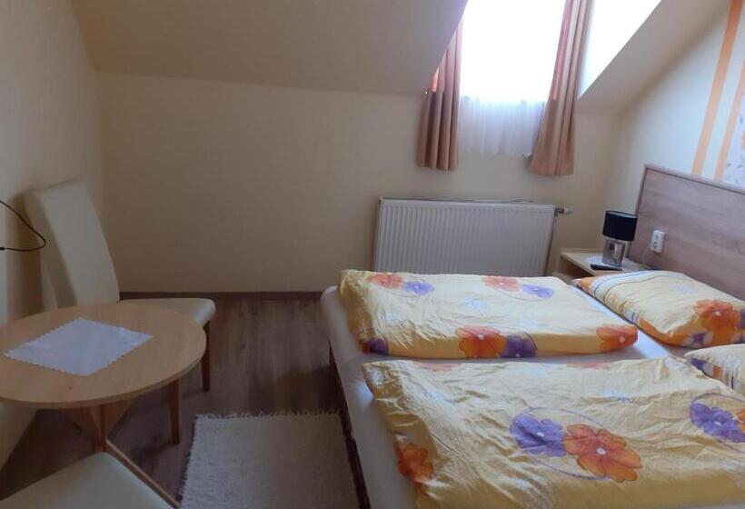 اتاق استاندارد با تراس, Hajnalka Vendégház