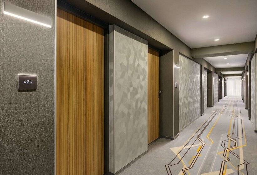 Номер Стандарт, Ramada By Wyndham Ramnicu Valcea