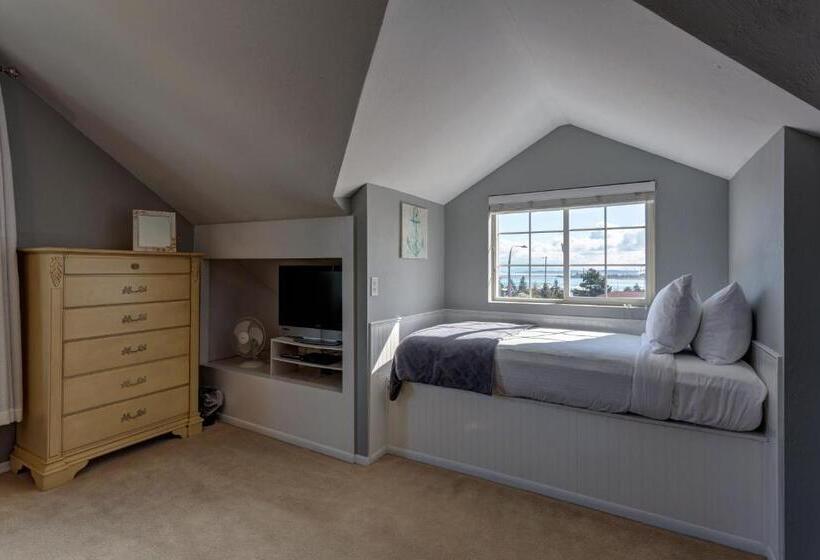 Трехместный Номер Deluxe с Видом, Nantucket Inn  Anacortes