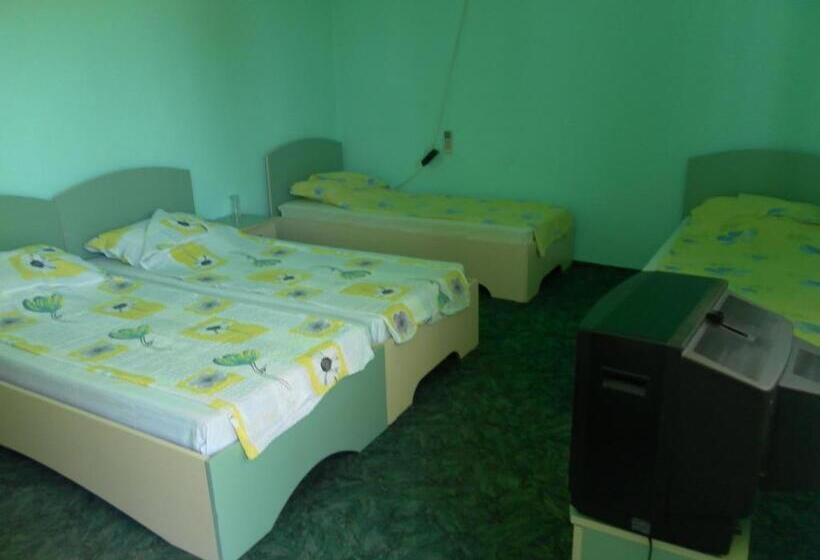 Номер Стандарт Четырехместный Совместный Санузел, Villa Mari Guest Rooms