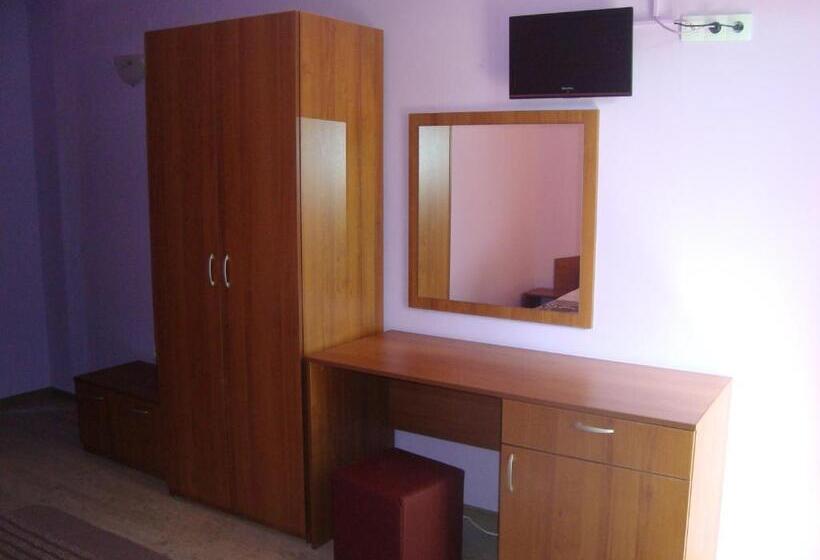 Номер Стандарт Вид на Сад, Villa Mari Guest Rooms