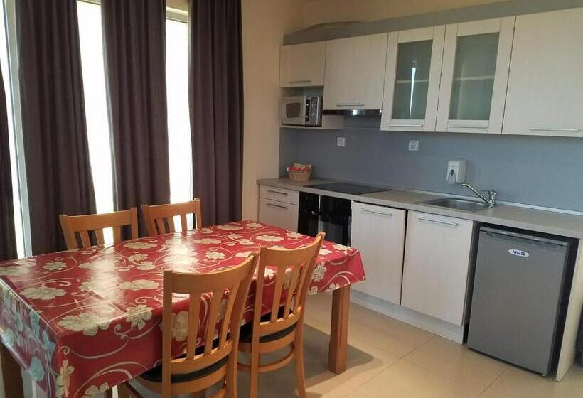 2 Bedroom Apartment With Garden, Seagarden Villa Resort