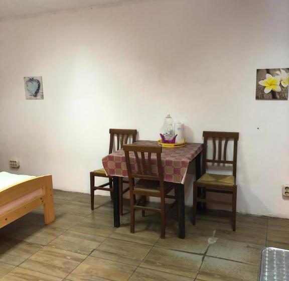 스탠다드 트리픔 룸 공동욕실, Casa Roz