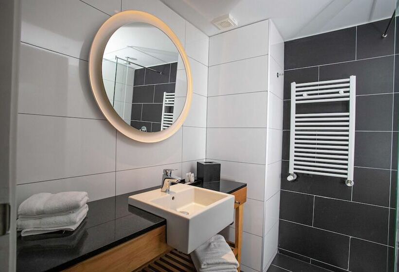 带2个双人床的标准工作室, Hampton By Hilton Bariloche