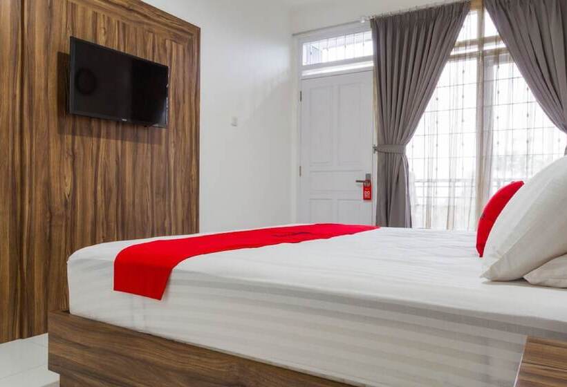 Номер Economy, Reddoorz Plus Near Sukajadi 2