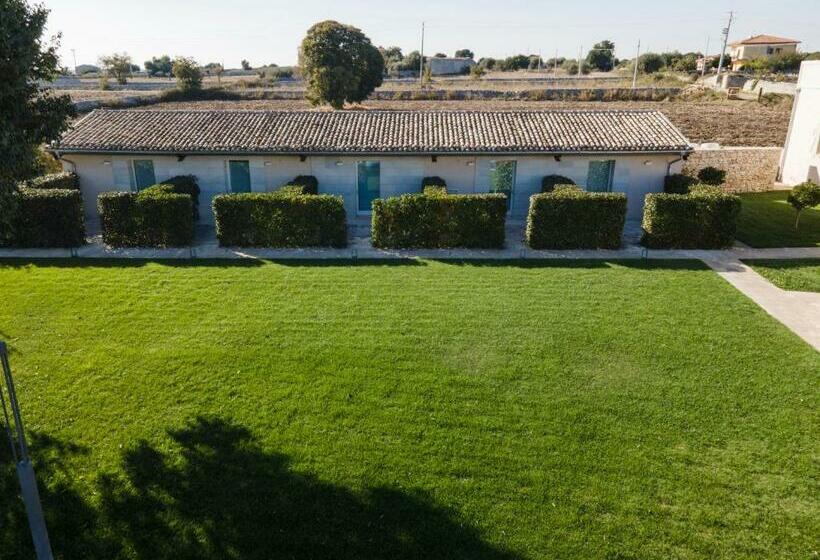 استودیوی استاندارد, Stacci Rural Resort