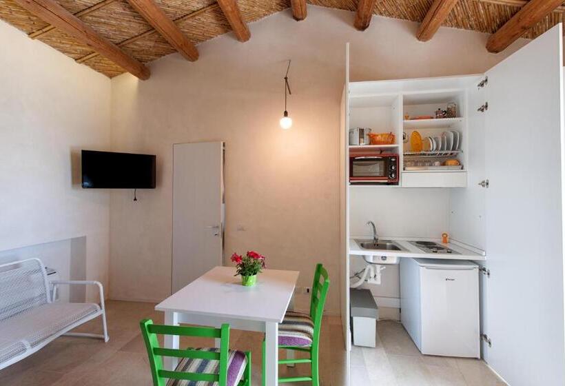 استودیوی استاندارد, Stacci Rural Resort