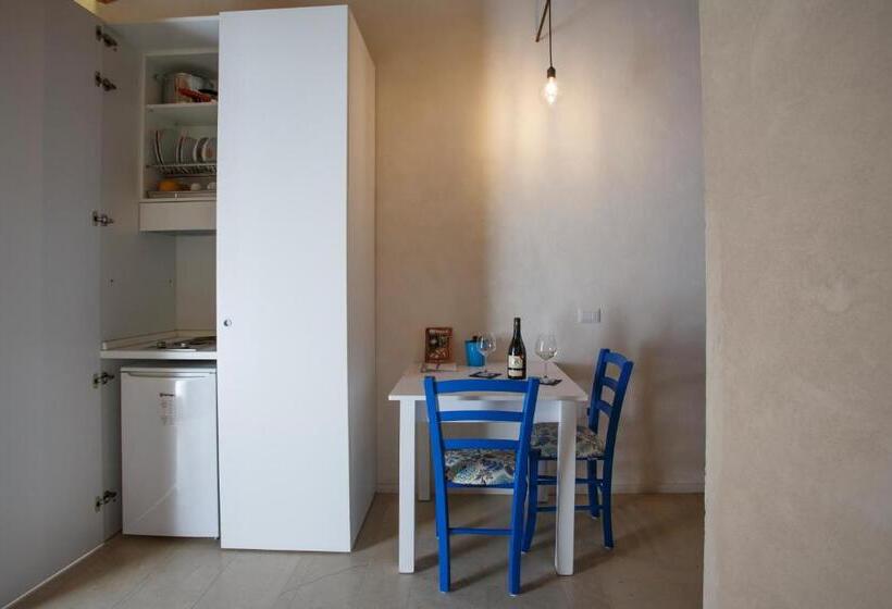 استودیوی استاندارد, Stacci Rural Resort