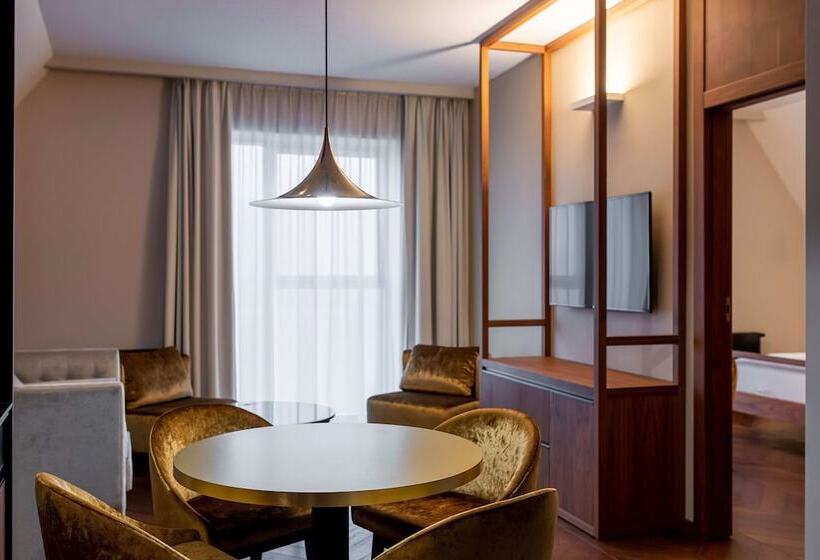 سوئیت با چشم‌انداز رودخانه, Radisson Hotel & Suites, Gdansk, Wyspa Spichrzów