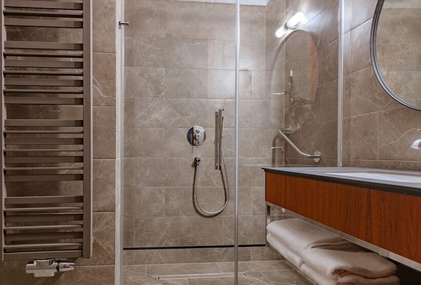 اتاق سوپریور با چشم‌انداز رودخانه, Radisson Hotel & Suites, Gdansk, Wyspa Spichrzów