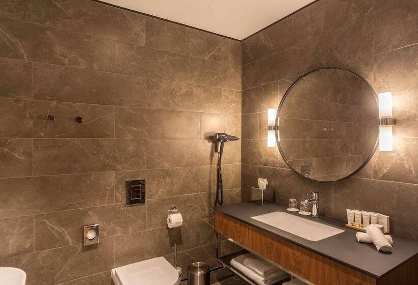 اتاق سوپریور با چشم‌انداز رودخانه, Radisson Hotel & Suites, Gdansk, Wyspa Spichrzów