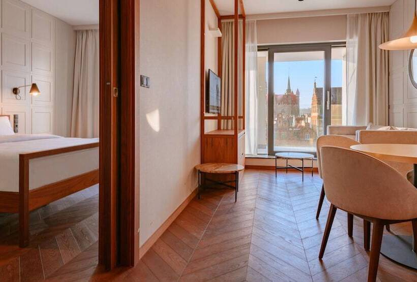 سوئیت با چشم‌انداز رودخانه, Radisson Hotel & Suites, Gdansk, Wyspa Spichrzów