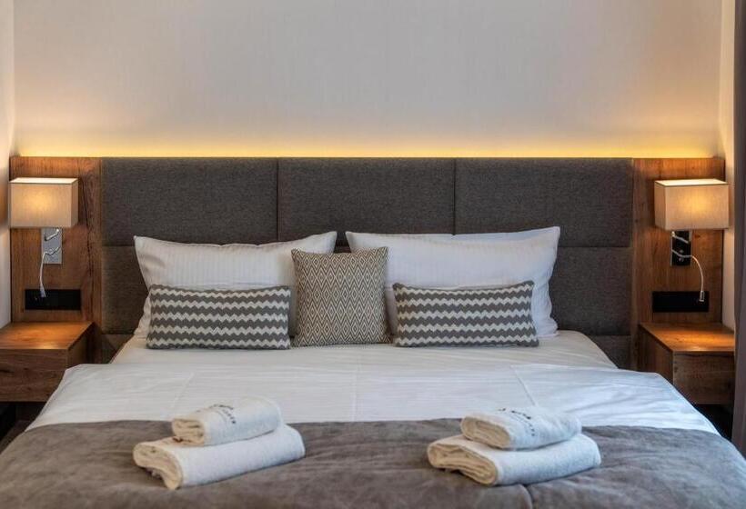 Апартаменты 2 Спальни, Meta Apartments