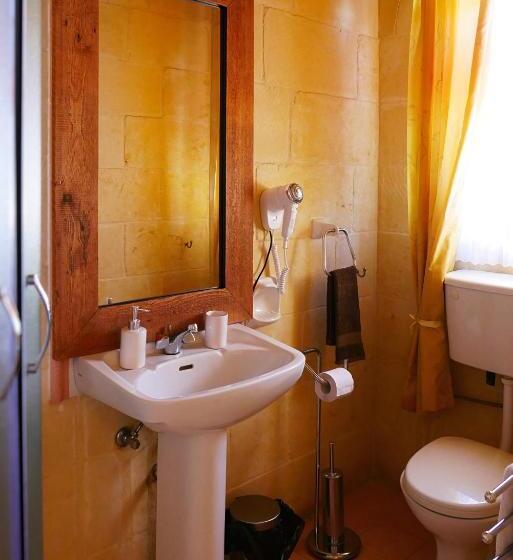 اتاق استاندارد با بالکن و چشم‌انداز دریا, Narcisa Farmhouse B&b