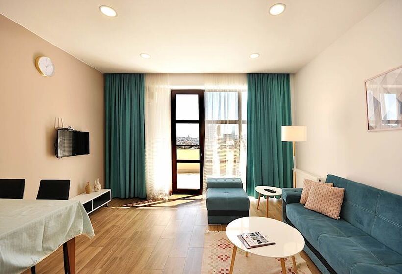 آپارتمان 1 خوابه با تراس, Bfg Suites Apartments