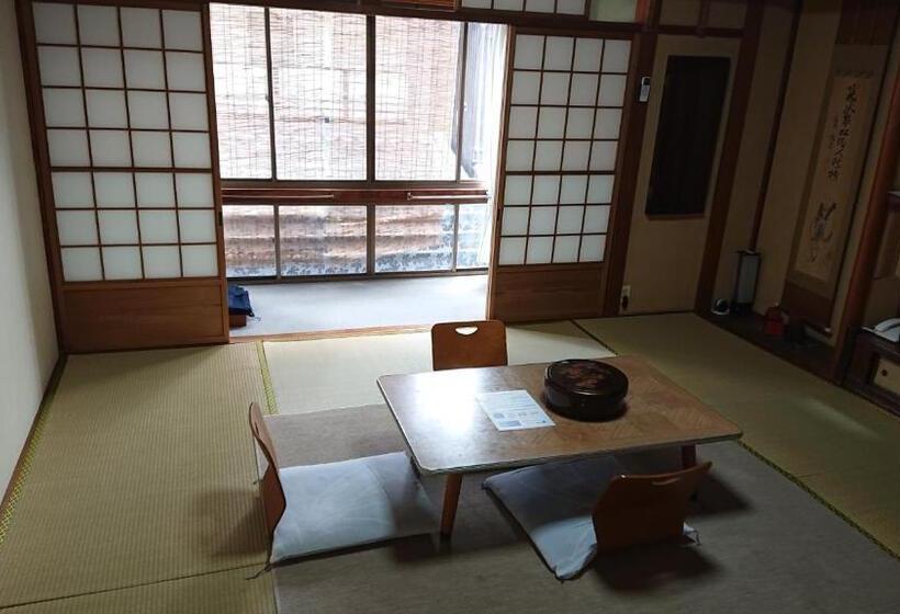 스탠다드 트리픔 룸 공동욕실, Wajimaya Ryokan