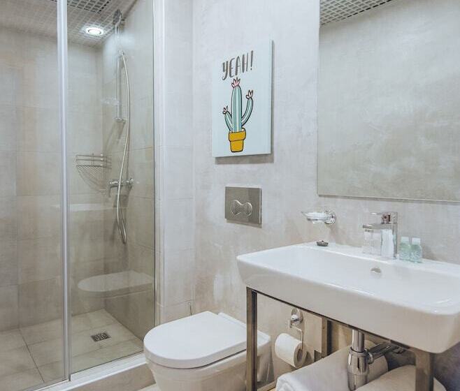 اتاق اکونومی, Custos Hotel Tverskaya