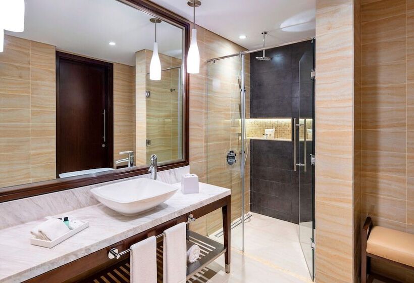 Номер Executive, Four Points By Sheraton Sharjah