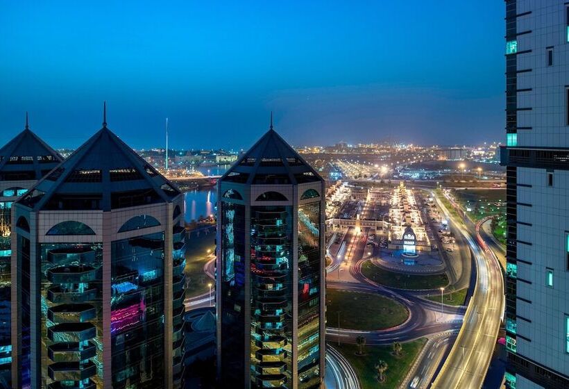 Номер Executive, Four Points By Sheraton Sharjah