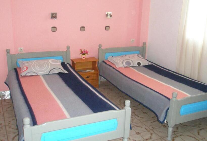 استودیوی استاندارد, Nitsa Rooms