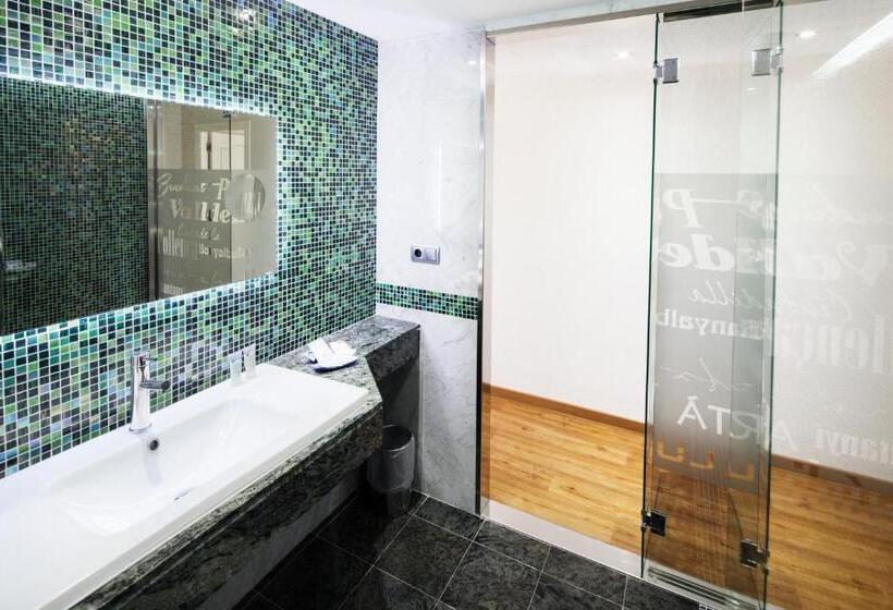 سوییت جونیور با چشم‌انداز جانبی دریا, Europe Playa Marina   Adults Only