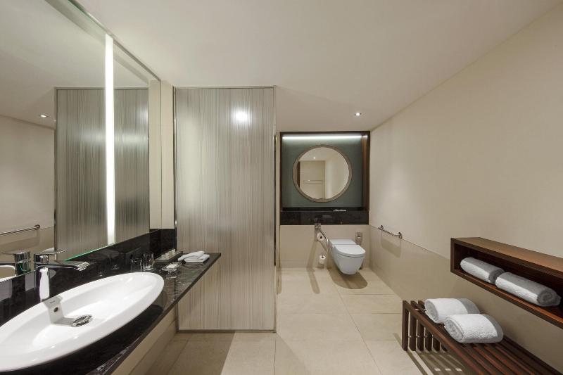 디럭스 룸 킹사이즈 침대, Sheraton Mallorca Arabella Golf