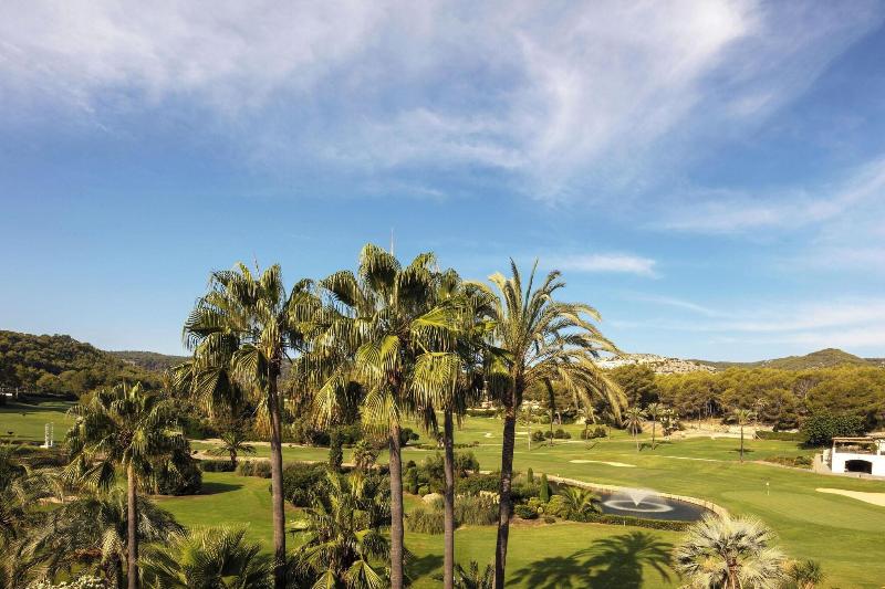 디럭스 룸 킹사이즈 침대, Sheraton Mallorca Arabella Golf