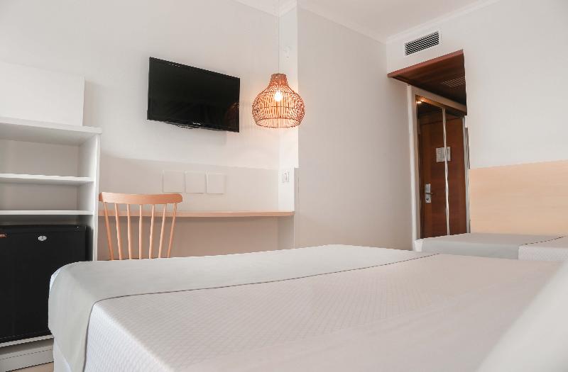 اتاق استاندارد سه نفره, ALEGRIA Florida Park